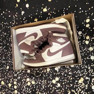 Nike Athletic Shoes in Brown and White